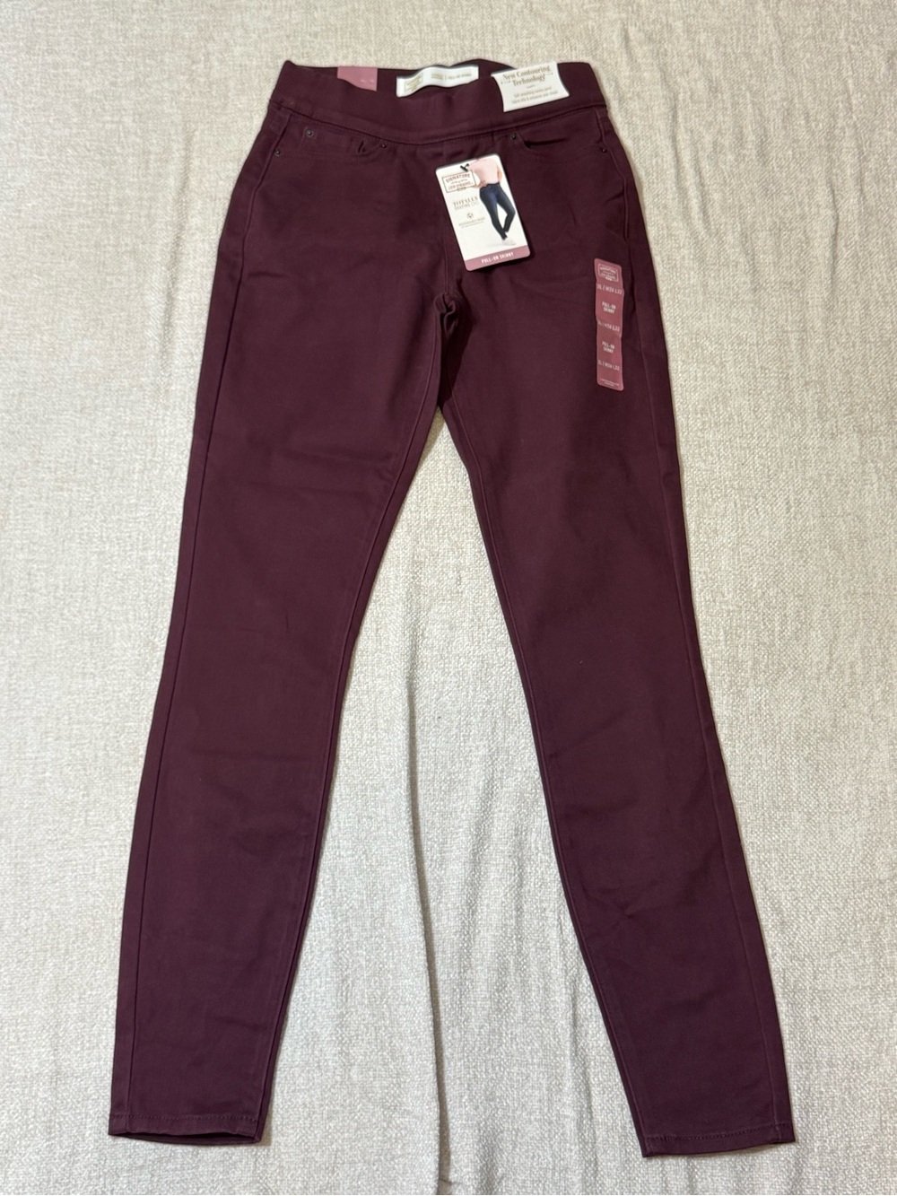 NWT Levi Strauss Gold 2L Burgundy Pull-On Skinny Jeans Stretch W26 L32